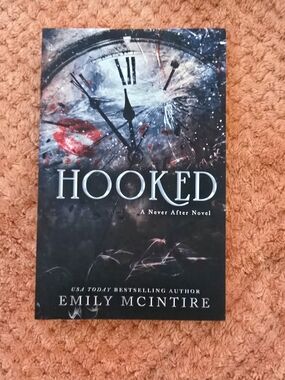 Hooked by Emily McIntire - Dark Clock Cover